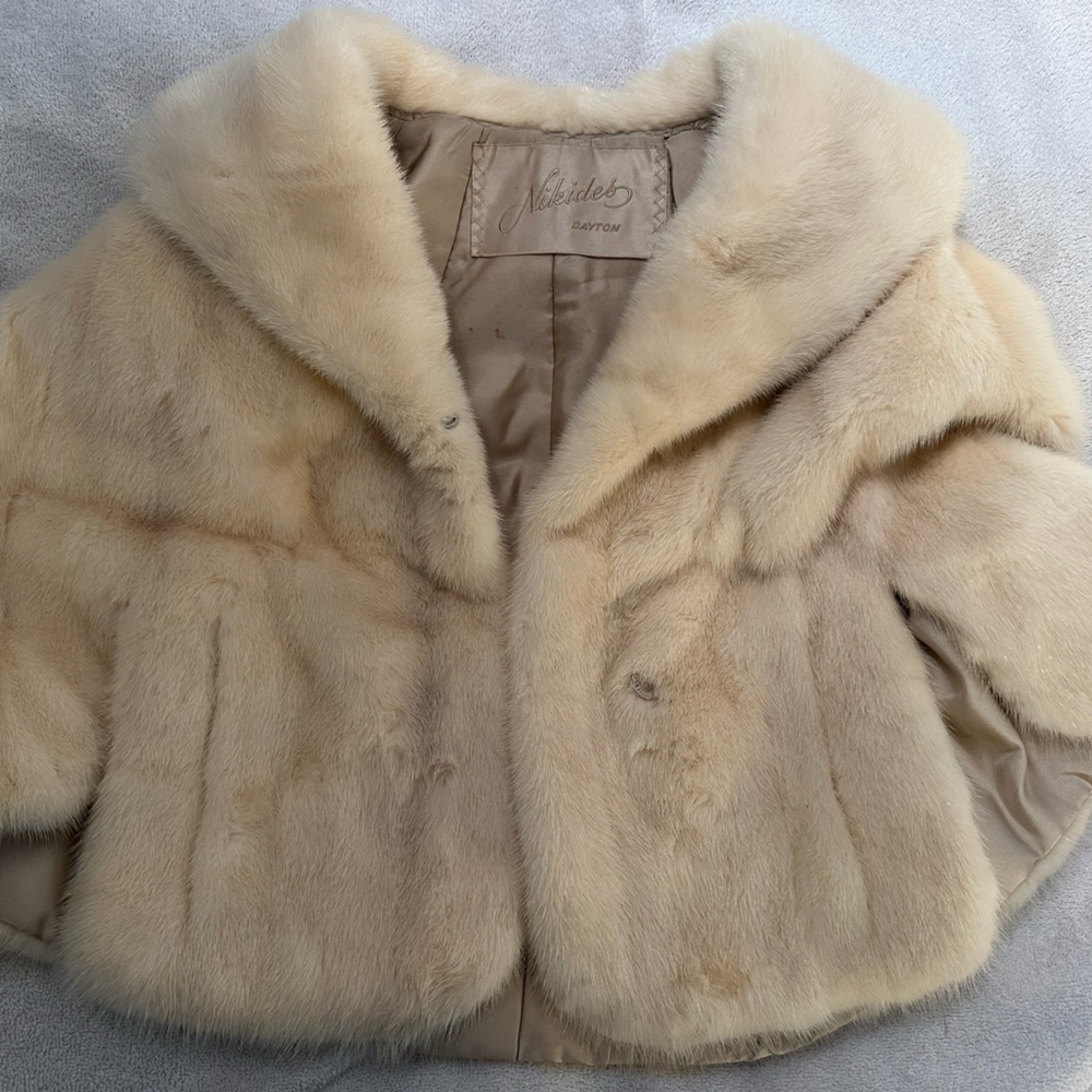 White mink stole